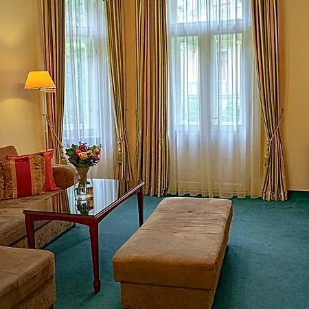 Mignon Hotel 4*